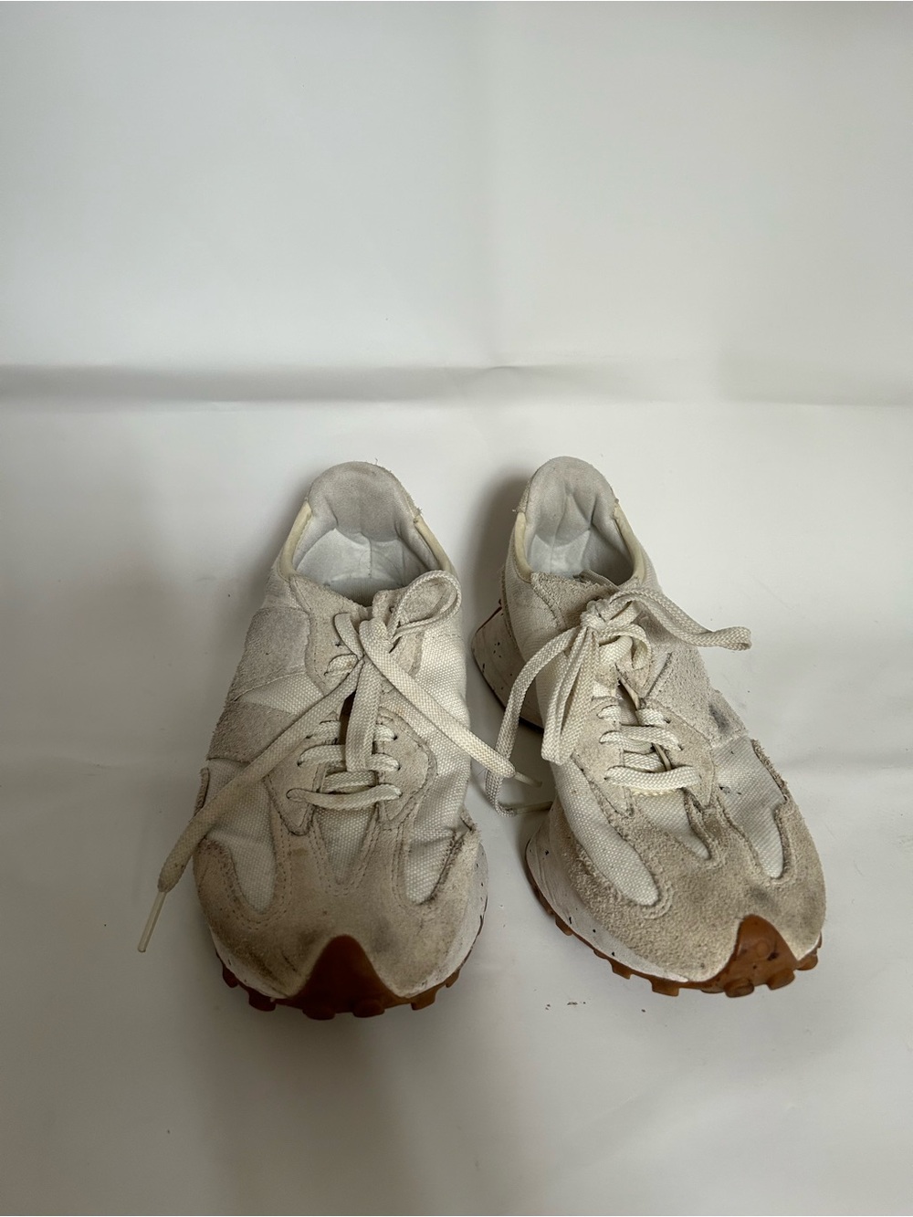 Women’s cream new balance sneakers